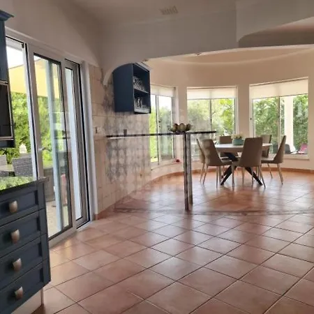 Oliveira Velha Holidays 알부페이라